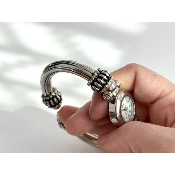 Collezier Cuff Bracelet Silver Toned Ladies Vintage Wristwatch - 22mm - WORKS! - Picture 6 of 11